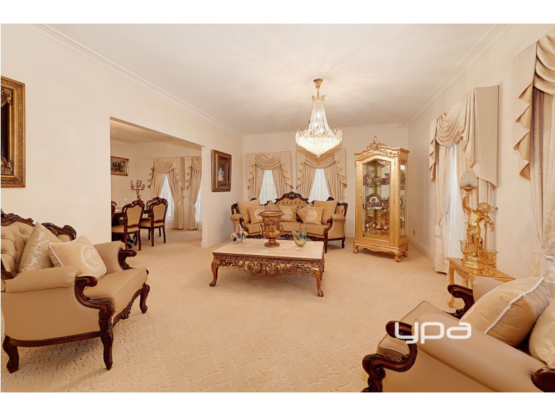 10 Sovereign Way, Hillside VIC 3037