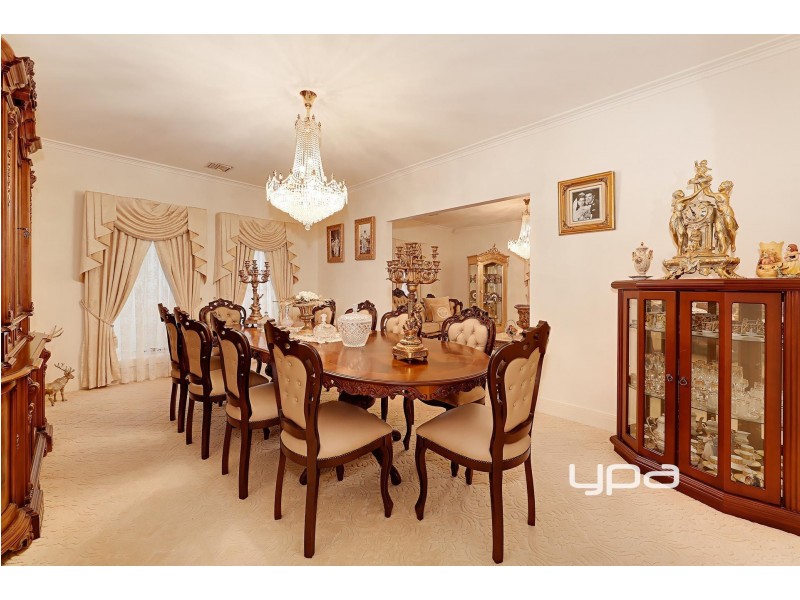 10 Sovereign Way, Hillside VIC 3037