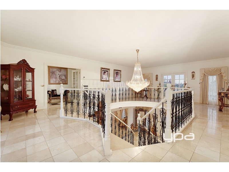 10 Sovereign Way, Hillside VIC 3037