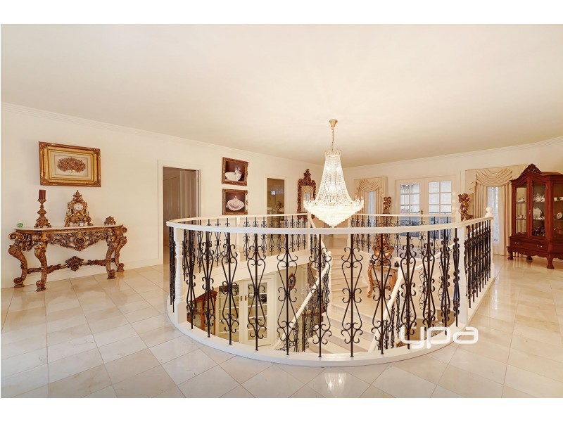 10 Sovereign Way, Hillside VIC 3037