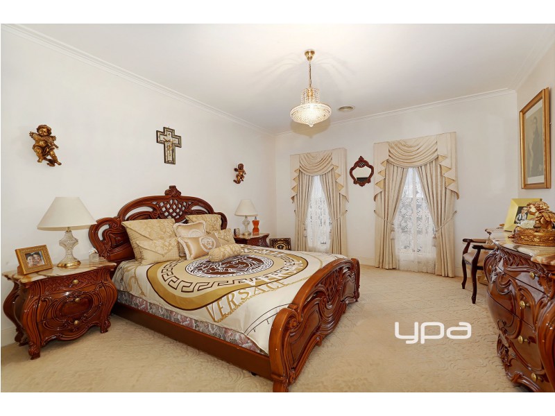 10 Sovereign Way, Hillside VIC 3037