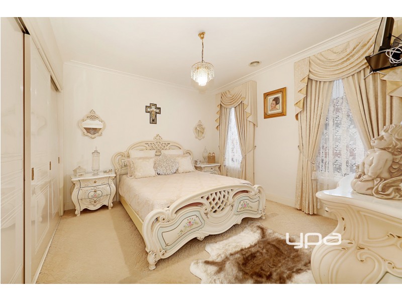 10 Sovereign Way, Hillside VIC 3037