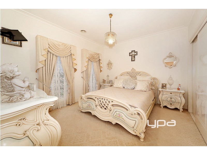 10 Sovereign Way, Hillside VIC 3037