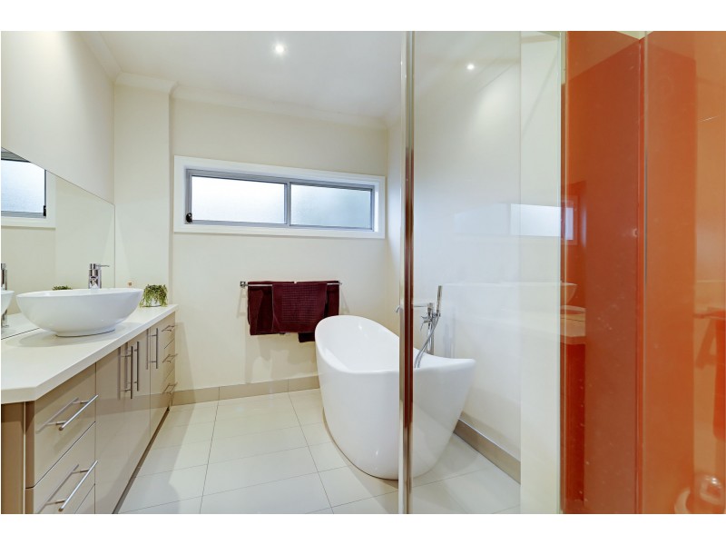 14 Joyce Grove, Taylors Hill VIC 3037