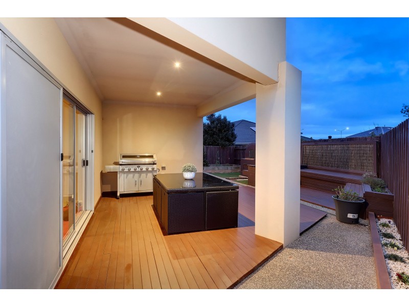 14 Joyce Grove, Taylors Hill VIC 3037