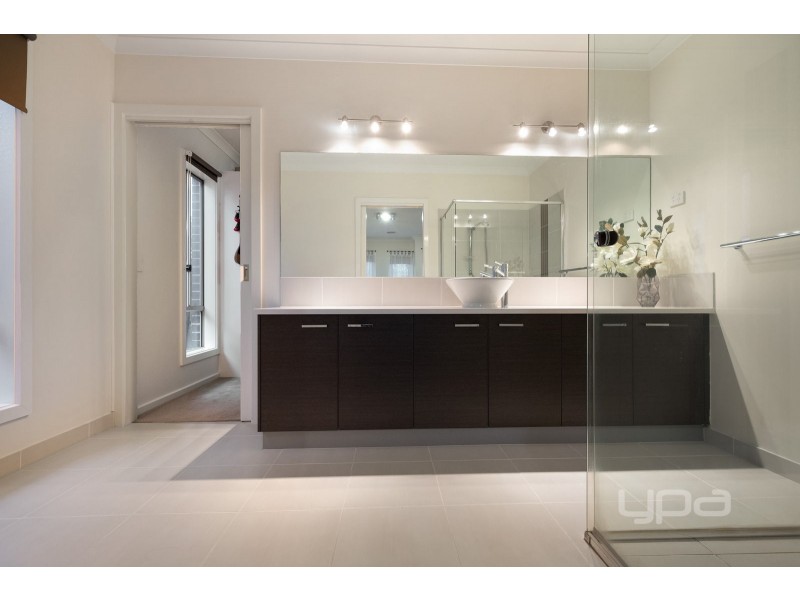 16 Rivergum Place, Hillside VIC 3037