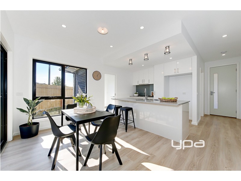 2/25 Sunningdale Drive, Hillside VIC 3037