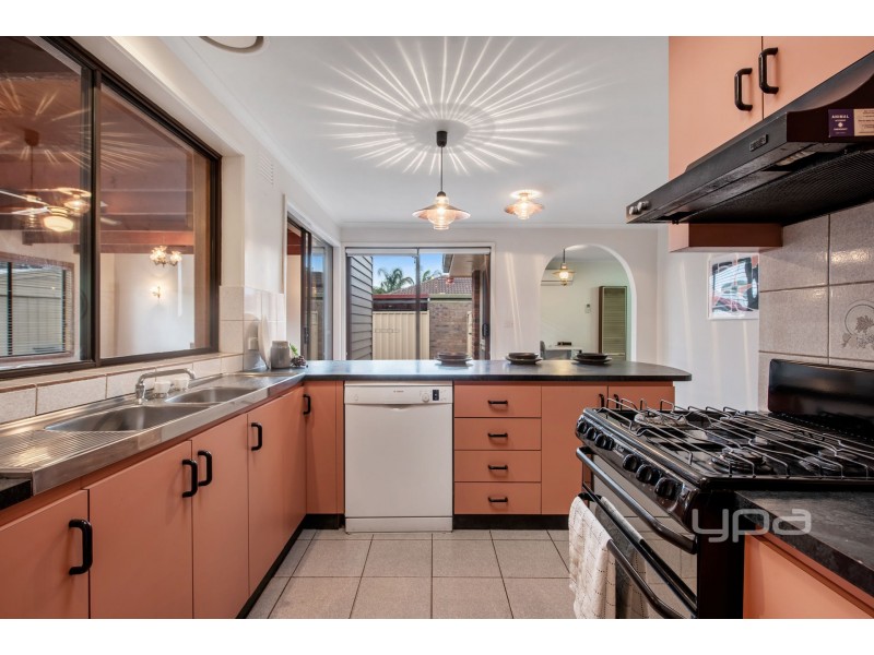 34 Wimmera Crescent, Keilor Downs VIC 3038