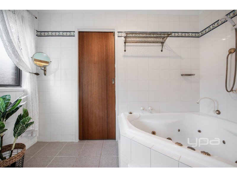 34 Wimmera Crescent, Keilor Downs VIC 3038