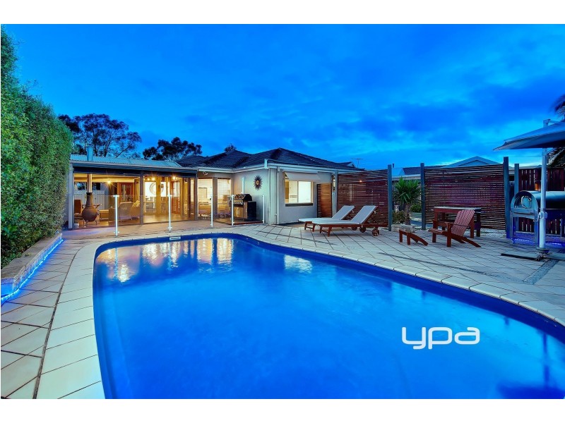 3 Fantail Court, Taylors Lakes VIC 3038