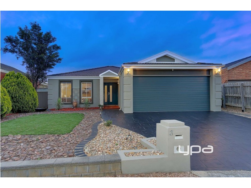3 Fantail Court, Taylors Lakes VIC 3038