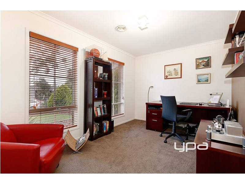 3 Fantail Court, Taylors Lakes VIC 3038