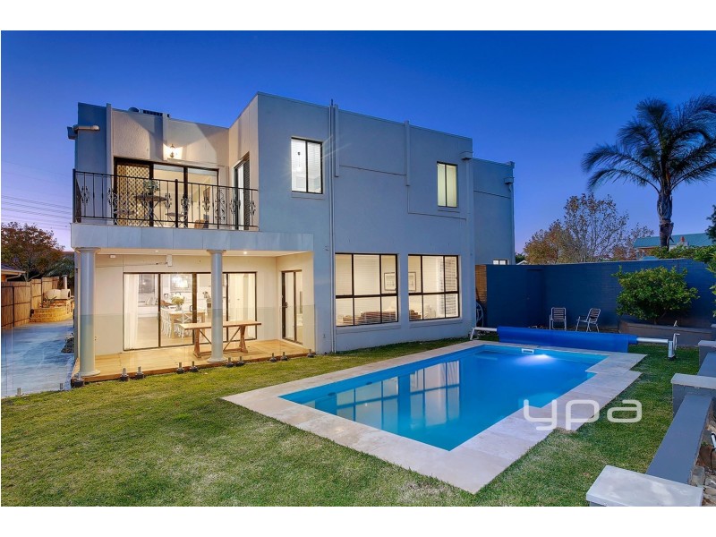 23 Sovereign Way, Hillside VIC 3037