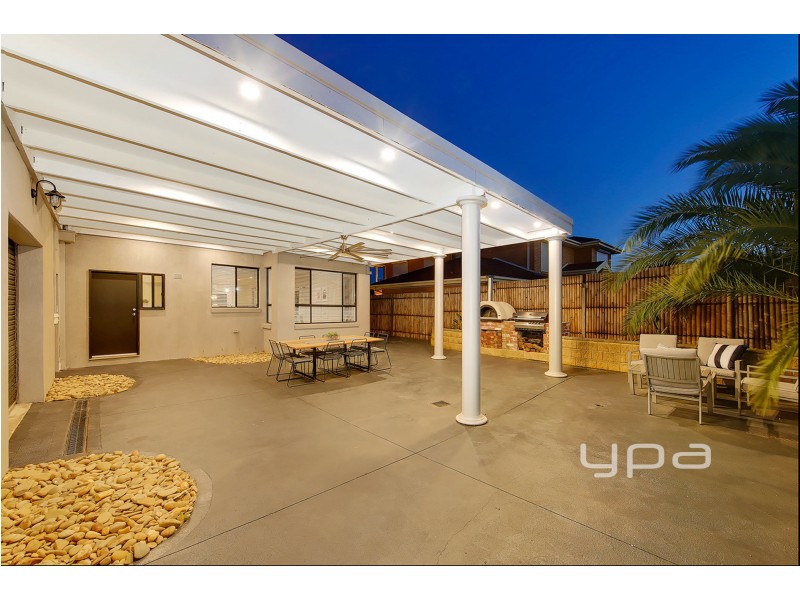 23 Sovereign Way, Hillside VIC 3037