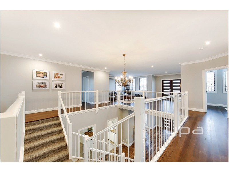 23 Sovereign Way, Hillside VIC 3037