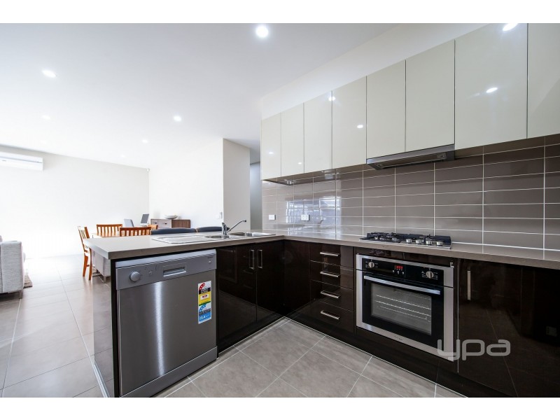 7/3 Stratheden Court, Sydenham VIC 3037