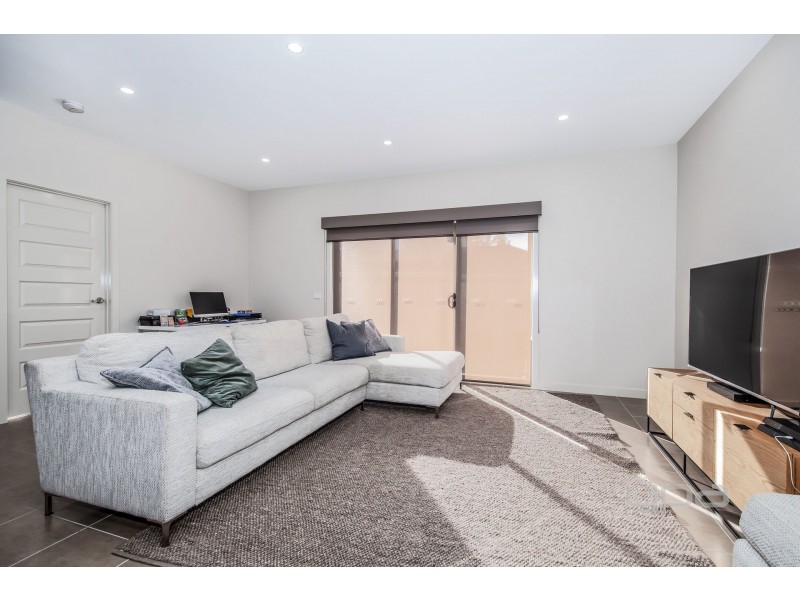 7/3 Stratheden Court, Sydenham VIC 3037