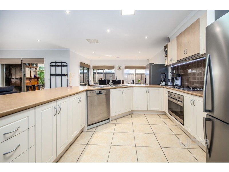 2 The Willows, Hillside VIC 3037