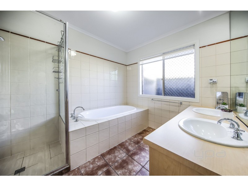 2 The Willows, Hillside VIC 3037