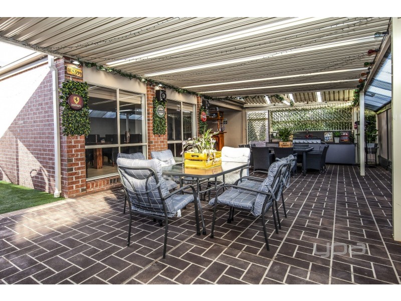 2 The Willows, Hillside VIC 3037