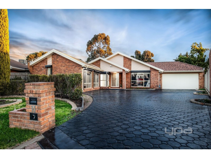 11 Eagle Terrace, Taylors Lakes VIC 3038