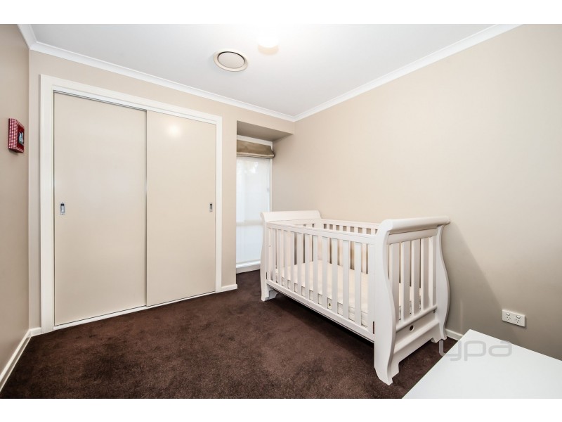 11 Eagle Terrace, Taylors Lakes VIC 3038