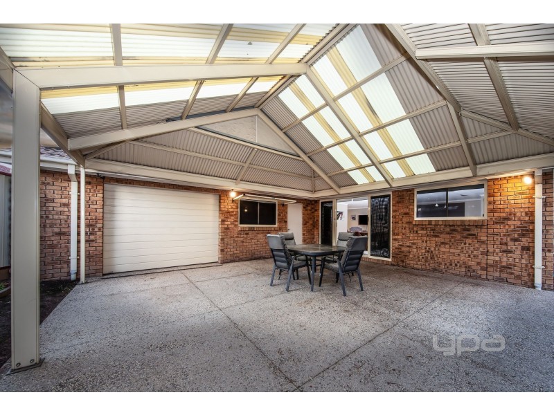 11 Eagle Terrace, Taylors Lakes VIC 3038