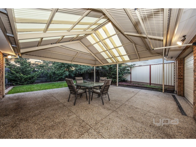 11 Eagle Terrace, Taylors Lakes VIC 3038