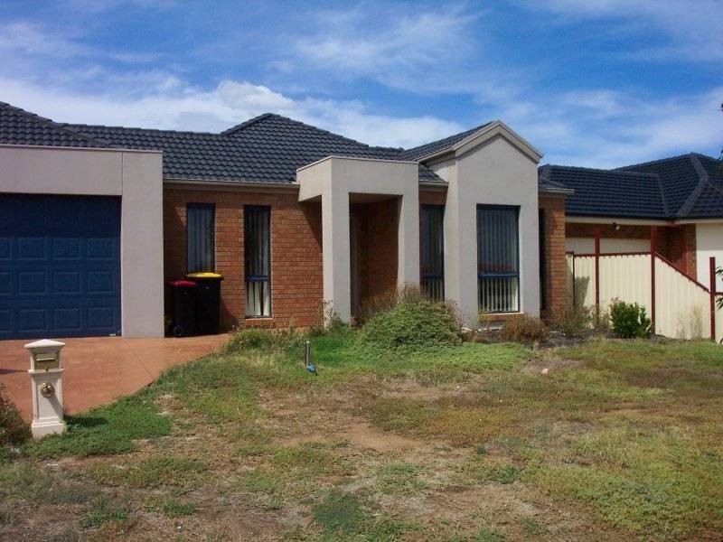 29 Bloomsbury  Drive, Taylors Hill VIC 3037