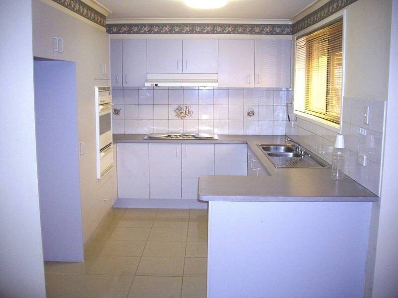 42 Dundee Way, Sydenham VIC 3037