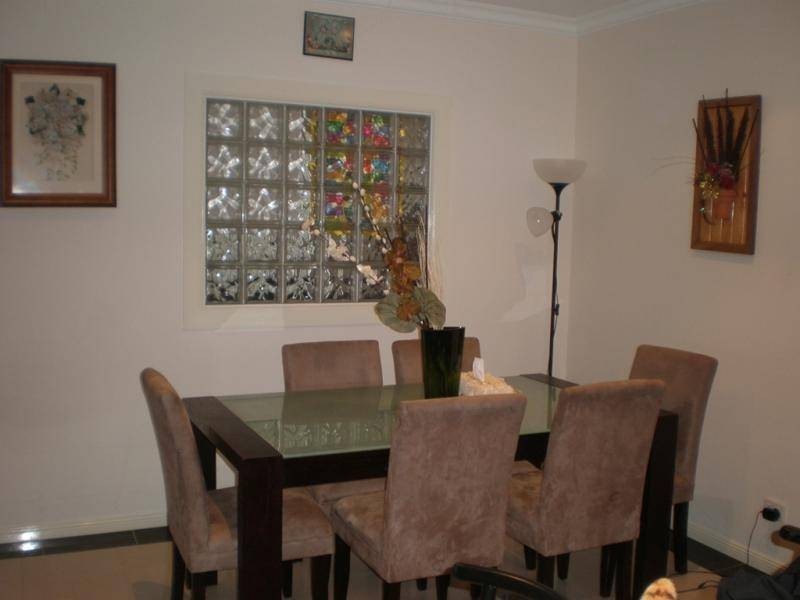 2c Orchid Square, Sydenham VIC 3037