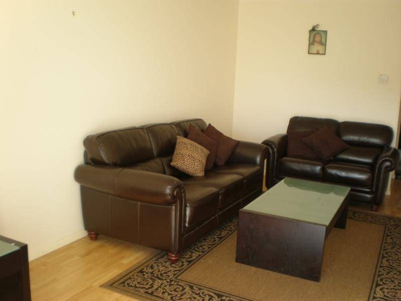 2c Orchid Square, Sydenham VIC 3037