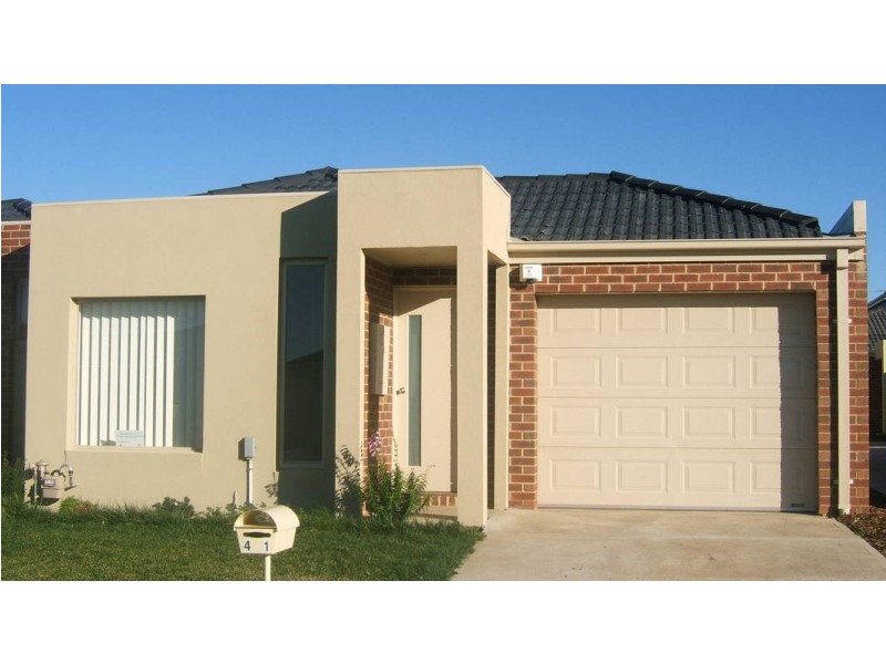 1/4 Lorraine Court, Hillside VIC 3037