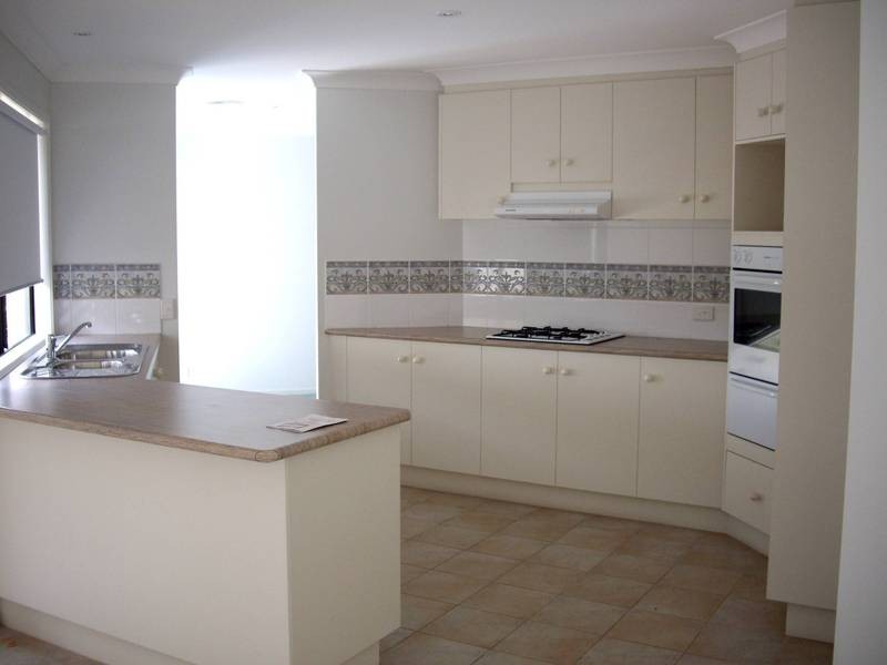 2/522 Melton Highway, Sydenham VIC 3037