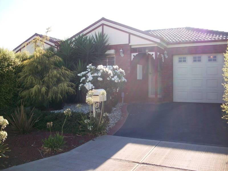 1/12 Westminster Avenue, Hillside VIC 3037