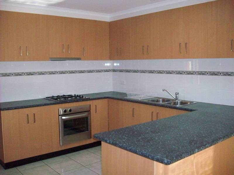 1/12 Westminster Avenue, Hillside VIC 3037