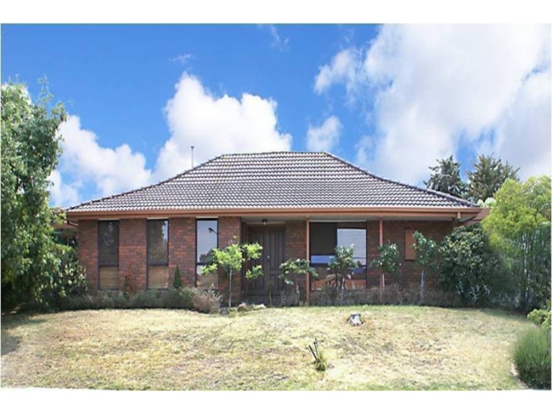 11 Cocoparra Crecent, Taylors Lakes VIC 3038