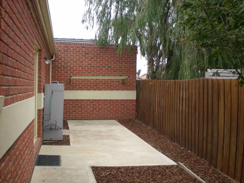 2/6  Oncidium Gardens, Keilor Downs VIC 3038