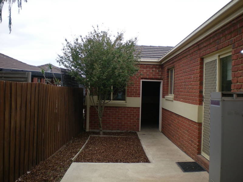 2/6  Oncidium Gardens, Keilor Downs VIC 3038