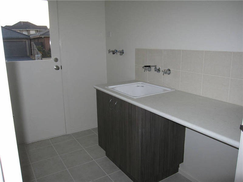 21 Edgecliff Close, Taylors Hill VIC 3037