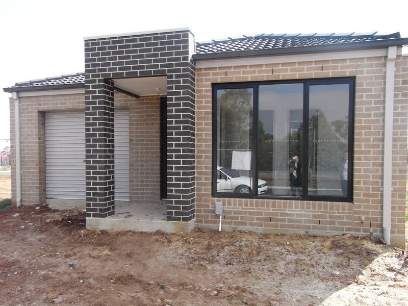 108 Lakewood Boulevard, Melton VIC 3337