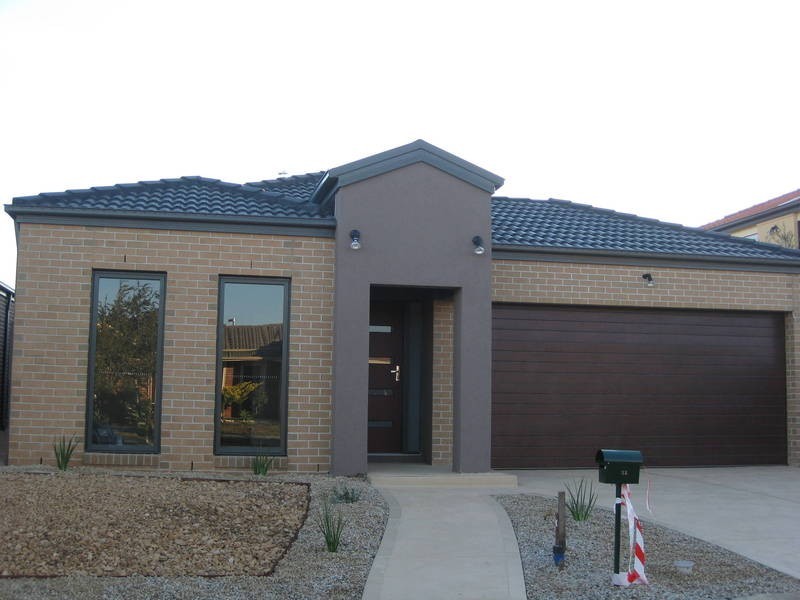 32 Roseleigh Boulevard, Sydenham VIC 3037