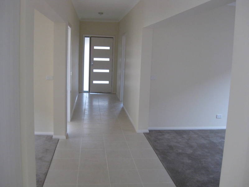 32 Roseleigh Boulevard, Sydenham VIC 3037