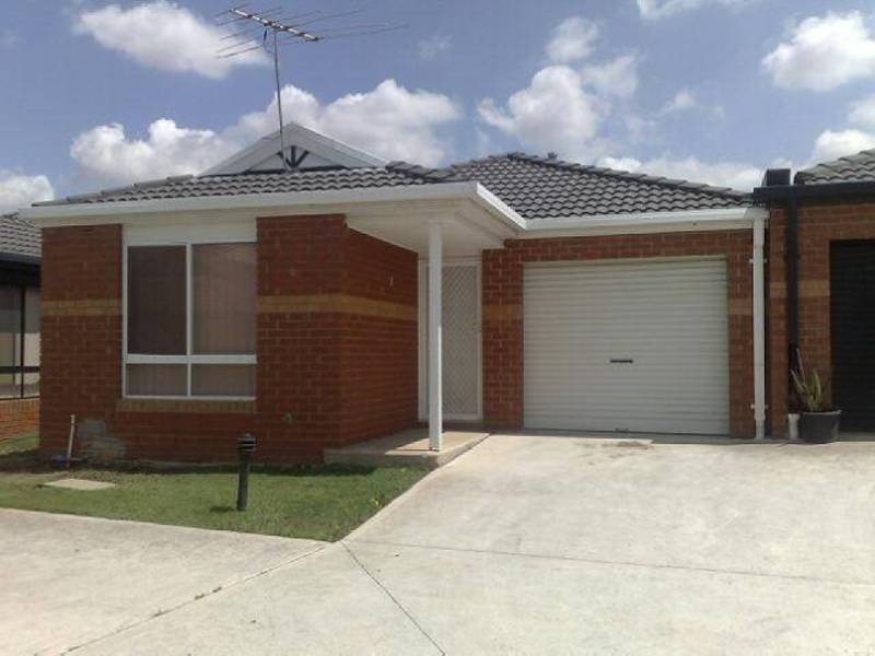 4/21 Patonga Drive, Delahey VIC 3037