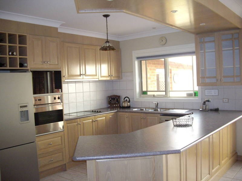 11 Longhurst Crescent, Hillside VIC 3037