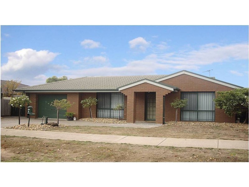 51 Catherine Drive, Hillside VIC 3037