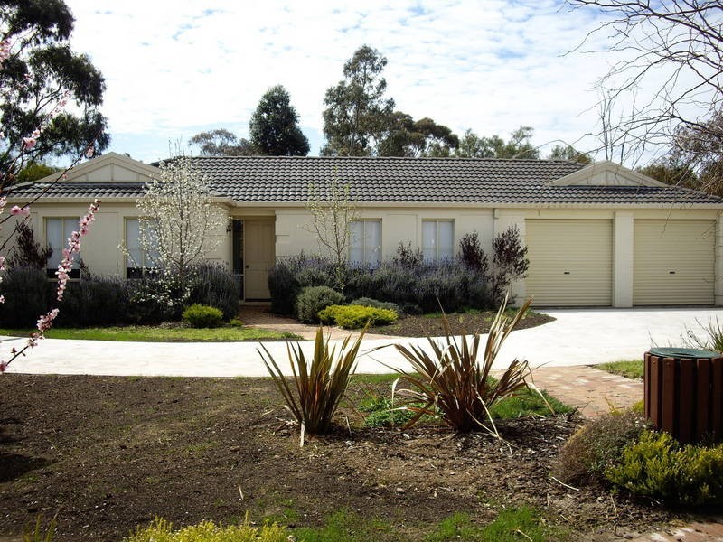 2/522 Melton Highway, Sydenham VIC 3037