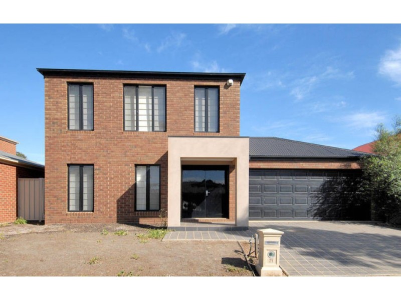 21 Naracoorte Court, Caroline Springs VIC 3023