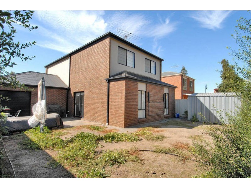 21 Naracoorte Court, Caroline Springs VIC 3023