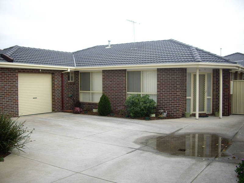 2/69 Timele Drive, Hillside VIC 3037